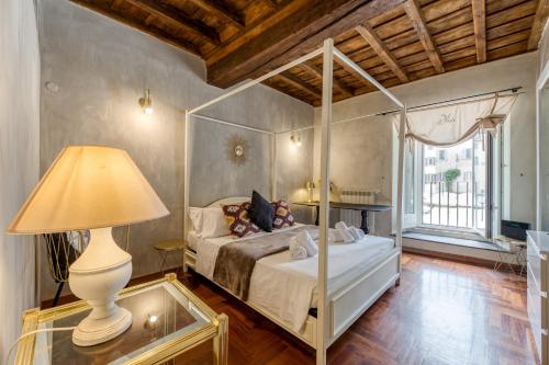 IREX Campo de Fiori - 3 bedrooms with View near Navona & Pantheon, Рим (фото 5)