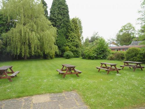 Wimblehurst Hotel - image 10