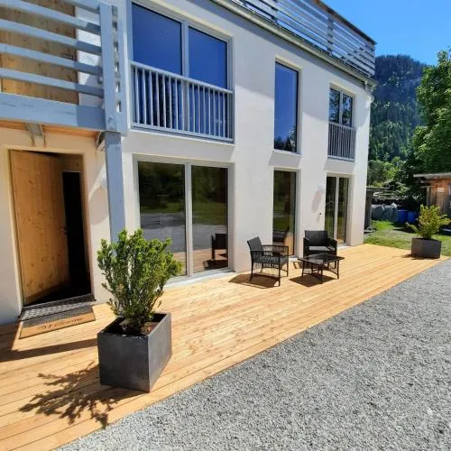Aktien 11 / A=obere Wohnung / B=untere Wohnung in Sils im Domleschg, Schweiz