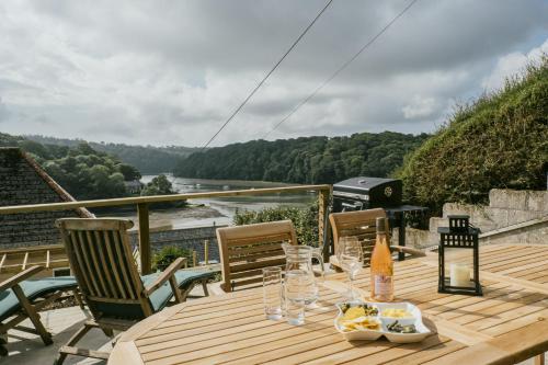 View, Finest Retreats - Tideway in Malpas (Cornwall)