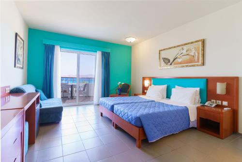 Deluxe Double or Twin Room with Sea View