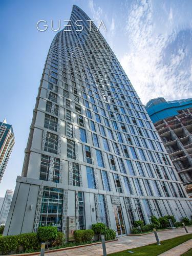 Cayan Tower, Dubai Marina, Dubaj (fotografie 3)