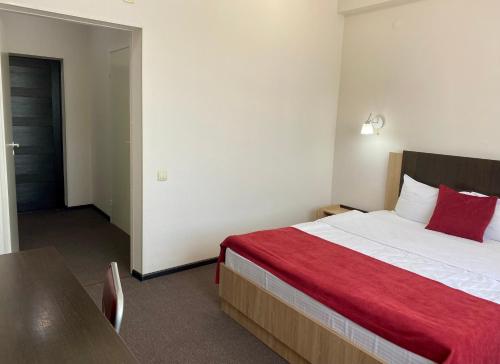Maksim Hotel - image 5