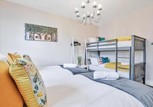 Central Lanes Pad By My Getaways Free parking for one car 5