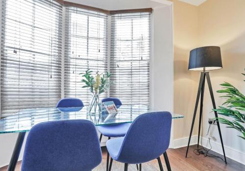 Three-Bedroom Apartment image 10