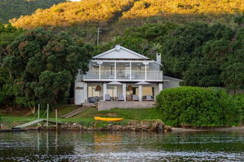 River House – khách sạn tại Keurboomstanu