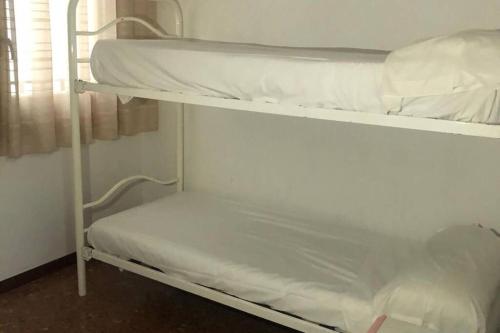 MOON Big apartment ideal 2 families. Central. Near the beach. Wifi free