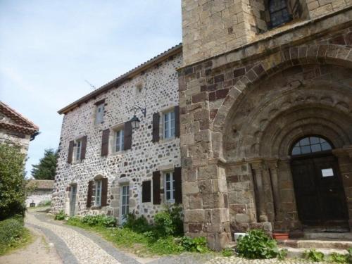 Gîte 4 pers avec cour, vue Loire - FR-1-582-122 gîte à louer Arlempdes