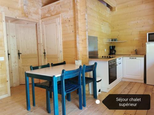 кухня, Le Pre Martin, gite de chalets in Анот