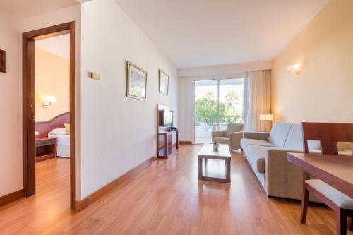 Aparthotel Tropicana - image 12