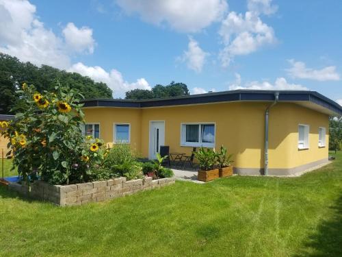 Ferienhaus zum Imker in Velten, Deutschland