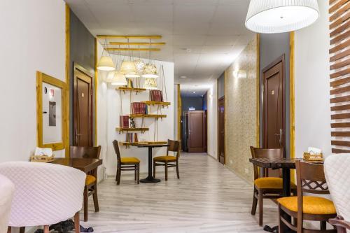 Ananas Hotel - image 12