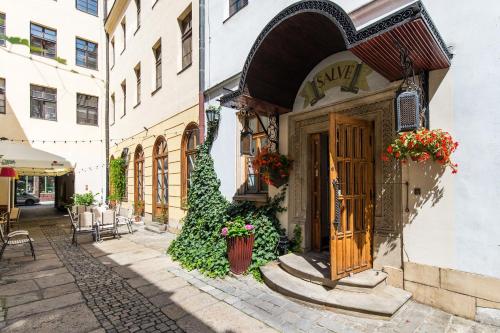 Hotel Dwór Polski, Vratislav
