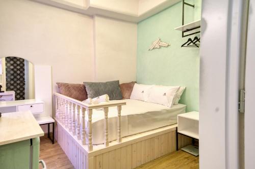 Family Room with Private Bathroom image 8