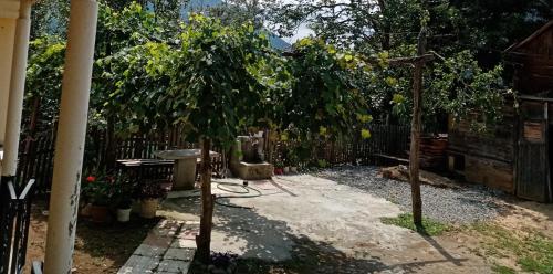 Κήπος, Rolandi's House in Κομπουλέτι