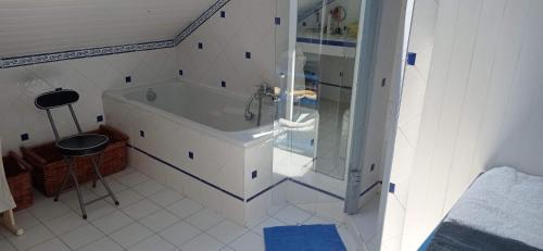 2 chambres et salle de bain un oasis de bien être Piscine et jardin