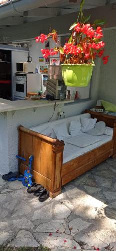 2 chambres et salle de bain un oasis de bien être Piscine et jardin