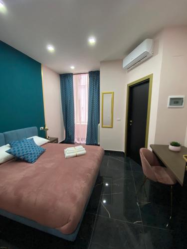 Katarios Suite, Neapel