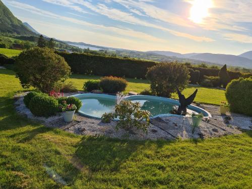 Taman, Rødseth Gårdsovernatting Familierom (Rødseth Gardsovernatting Familierom) in Molde