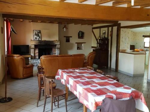 Gîte Brette-les-Pins, 4 pièces, 6 personnes - FR-1-410-138 gîte à louer Marigné-Laillé