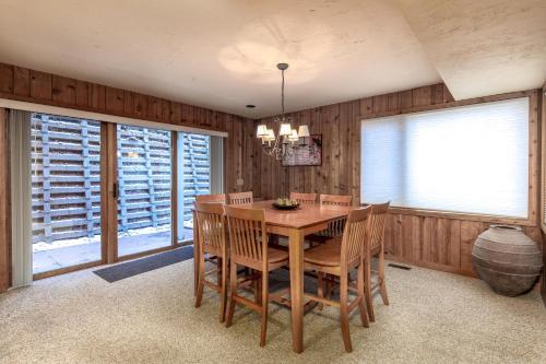 1063 Lowell Avenue - image 12