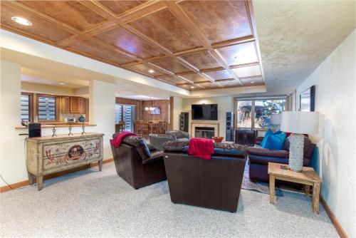1063 Lowell Avenue - image 7