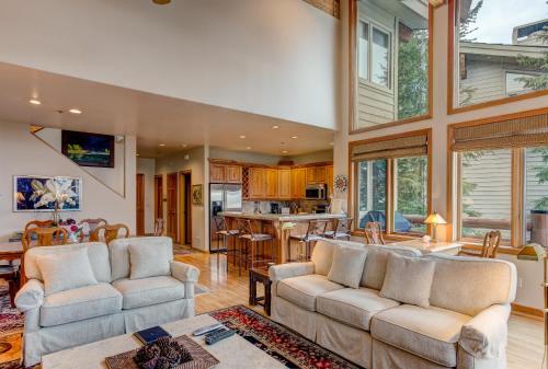Twin Pines #3 thumb 4