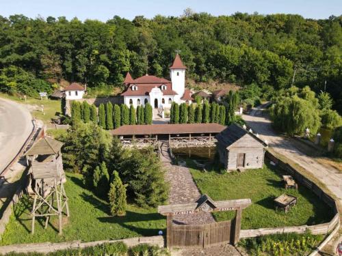 Готельний комплекс Трапезна