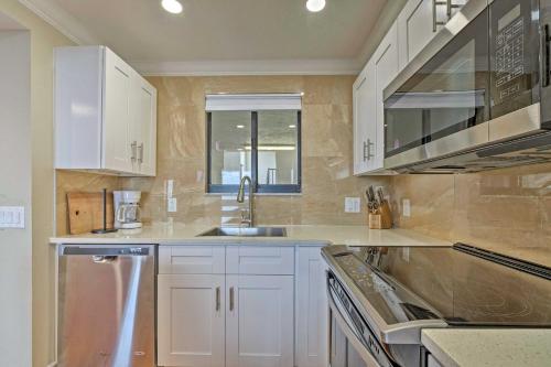 Modern Waterfront Hudson Condo with Resort Pool - image 10