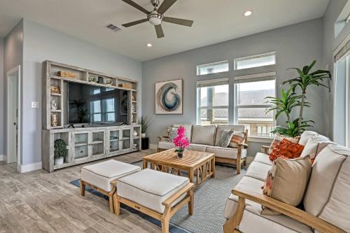 Villa Azul Galveston Home Modern and Beachfront! - main image