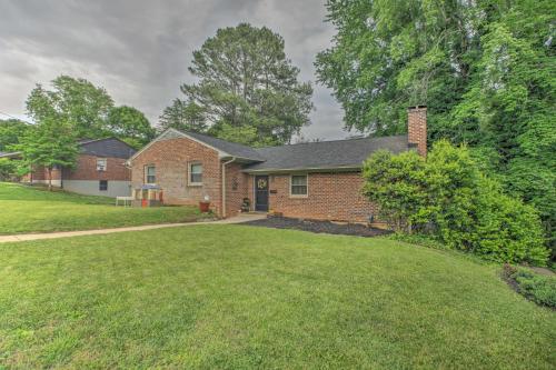 Quaint Lynchburg House with Private Patio!