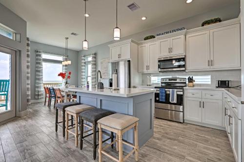 Villa Azul Galveston Home Modern and Beachfront! - image 5
