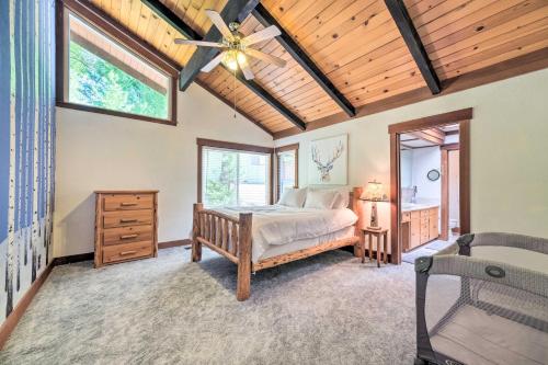 Cabin Less Than Half-Mi from Pine Mountain Lake Marina! Cabin Less Than Half-Mi from Pine Mountain Lake Marina!