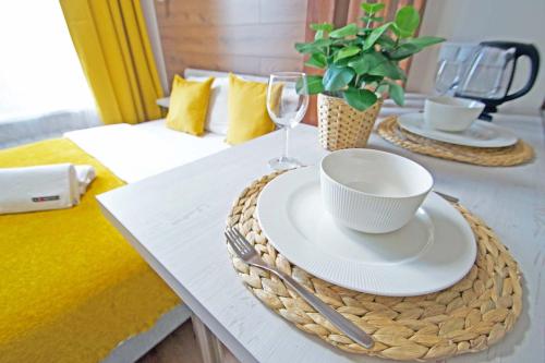 Yellow Apartments / Level Амурская - image 10