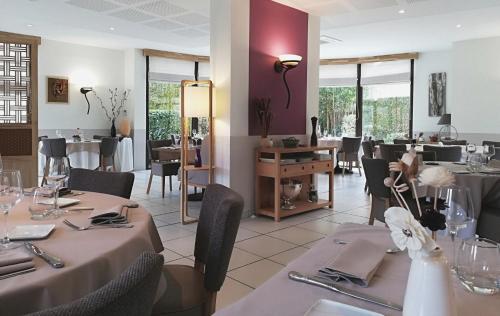 Logis Hotel Restaurant l'Orée Des Bois