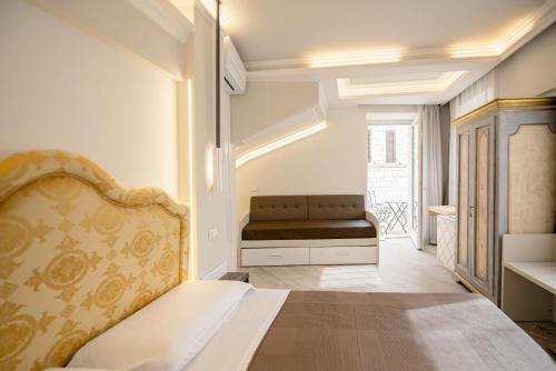 Deluxe Triple Room image 7