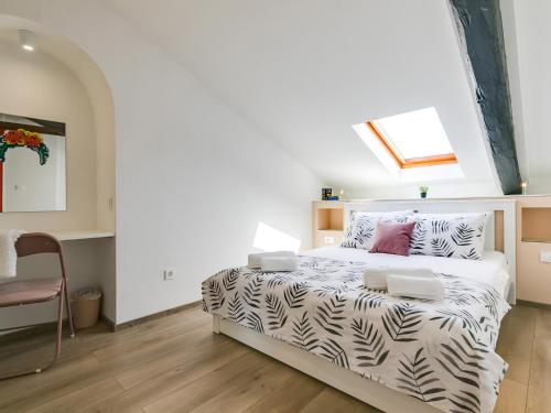 FantAttic apartment city center in 波雷奇市中心