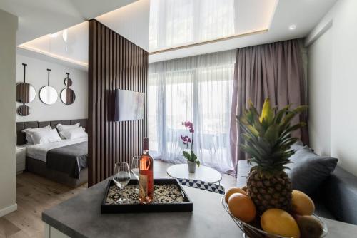 Przice Gardens Apartment with Pool