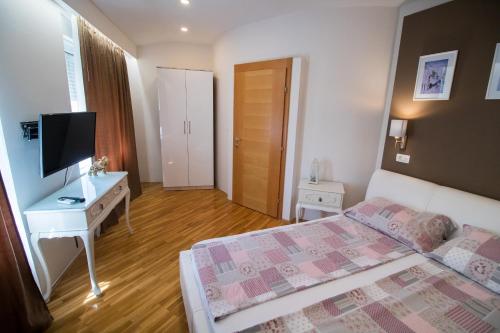 Apartments Solis - image 11