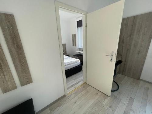 Quadruple Room with Private Bathroom image 4