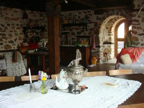 Ēdiens un dzērieni, Старата къща / село Тъжа in Tyzha