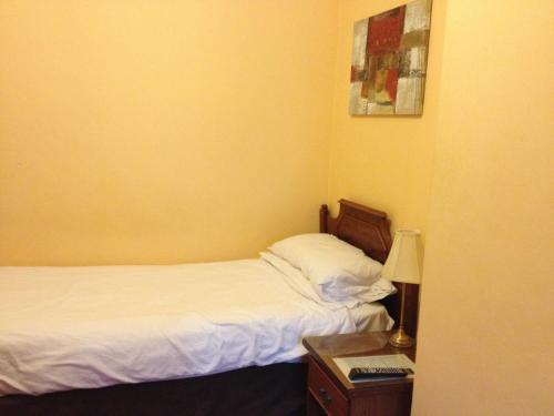 Wimblehurst Hotel - image 6