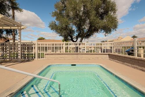 Palm Desert Resorter - Pool Golf New Furnishings condo - image 3