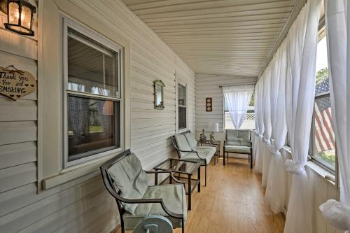 The Blue Crab Cottage - 3 Blocks From The Beach! - image 11