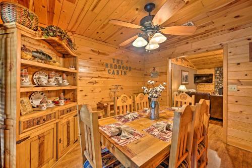 Cabin with Hot Tub 4 Mi to Broken Bow Lake! - image 9