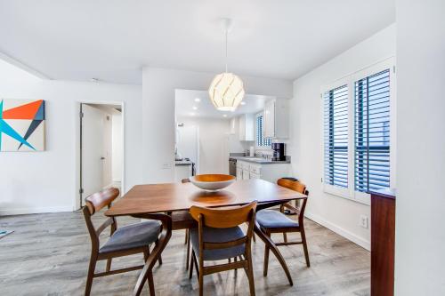 Mountain View Modern Condo Permit# 4340 in Palm Springs, USA