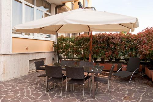 2 bedrooms, 3 beds