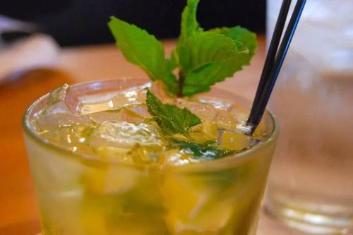 Casa de Paz - A Cozy Spacious 2 Bdrm Min from NYC - image 12