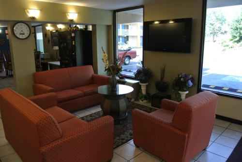 Rodeway Inn Norcross - image 4