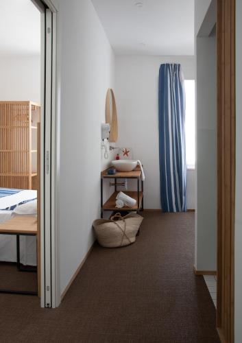Deluxe Suite with Sea View image 10